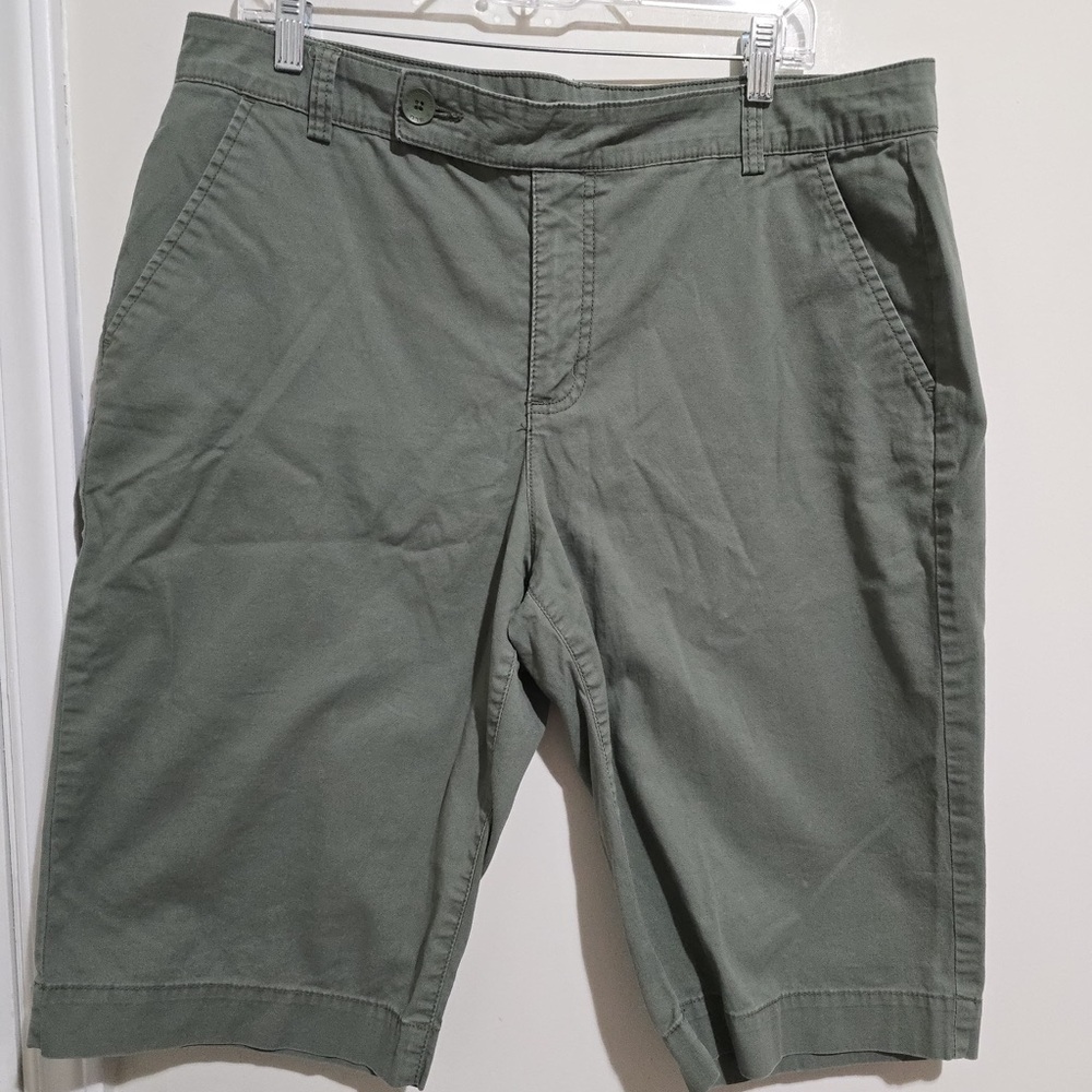 Bandolino Men's Olive Shorts